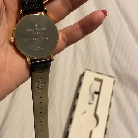 ⚡️NIB KATE SPADE ‘L’ WATCH⚡️ - Picture 3 of 6
